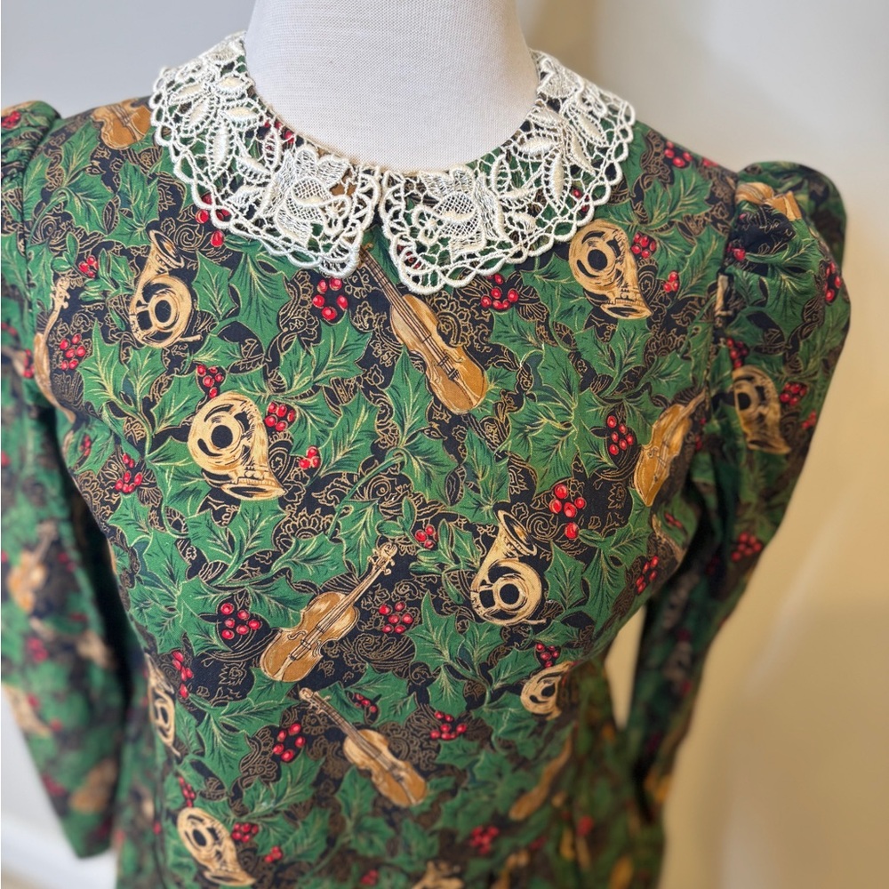 Vintage Handmade Floral Dress with Lace Collar Cottagecore Feminine Size 10/12 - Picture 2 of 14